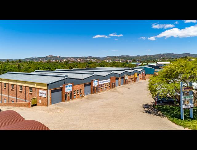 2,087M² WAREHOUSE TO LET IN RIVERSIDE INDUSTRIAL PARK